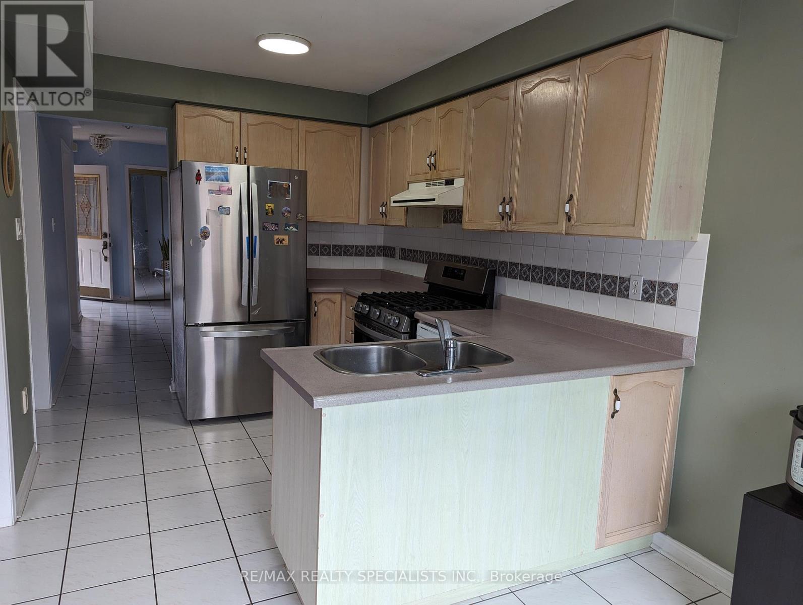 Main & 2nd - 6923 Dillingwood Drive, Mississauga, Ontario  L5N 6Z7 - Photo 7 - W14012428