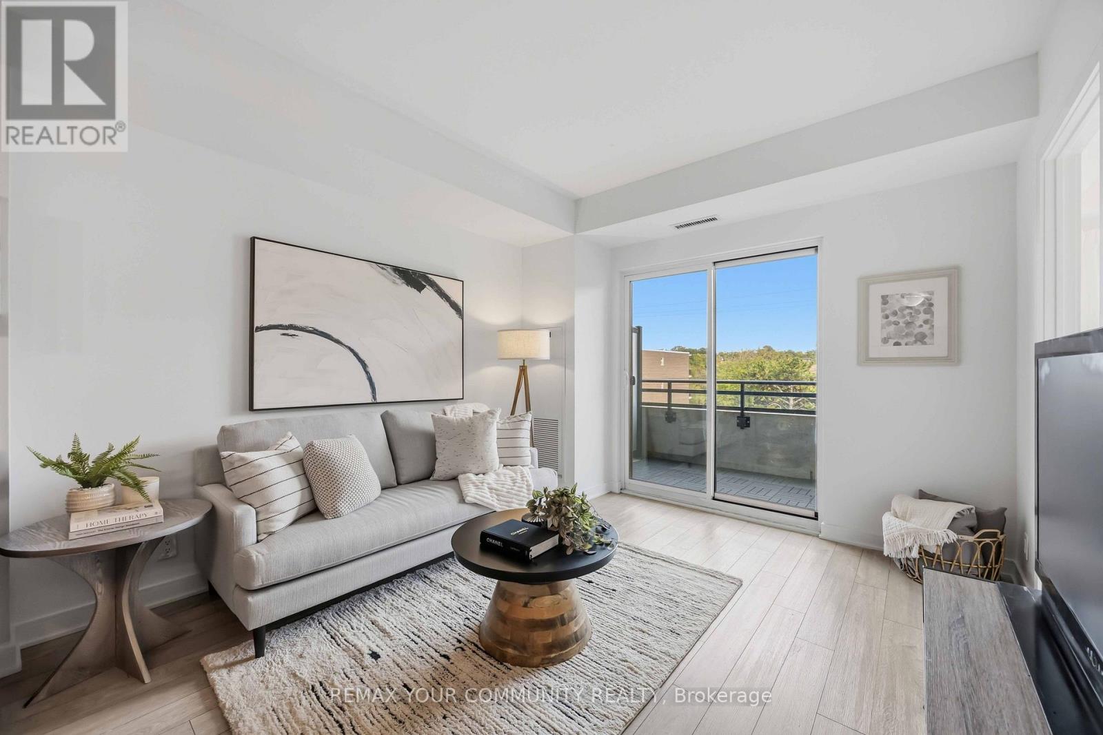 310 - 1 Neighbourhood Lane, Toronto (Stonegate-Queensway), Ontario  M8Y 0C2 - Photo 10 - W14013444