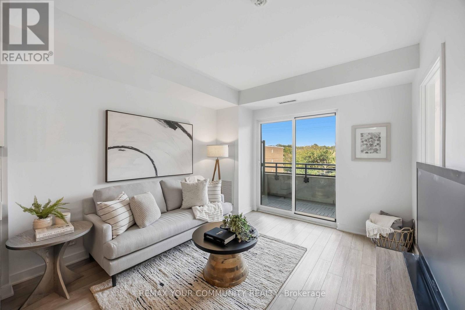310 - 1 Neighbourhood Lane, Toronto (Stonegate-Queensway), Ontario  M8Y 0C2 - Photo 12 - W14013444