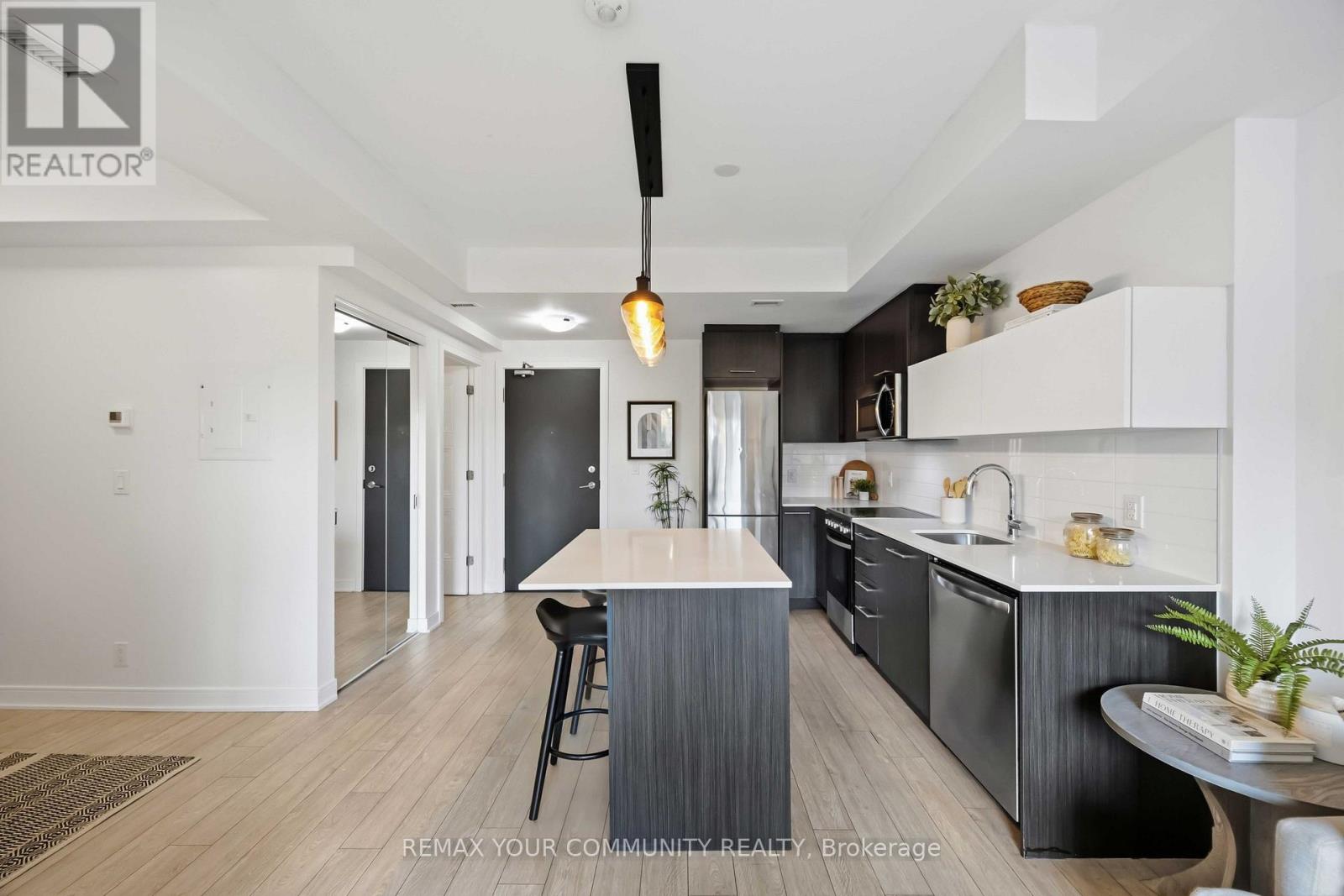 310 - 1 Neighbourhood Lane, Toronto (Stonegate-Queensway), Ontario  M8Y 0C2 - Photo 17 - W14013444