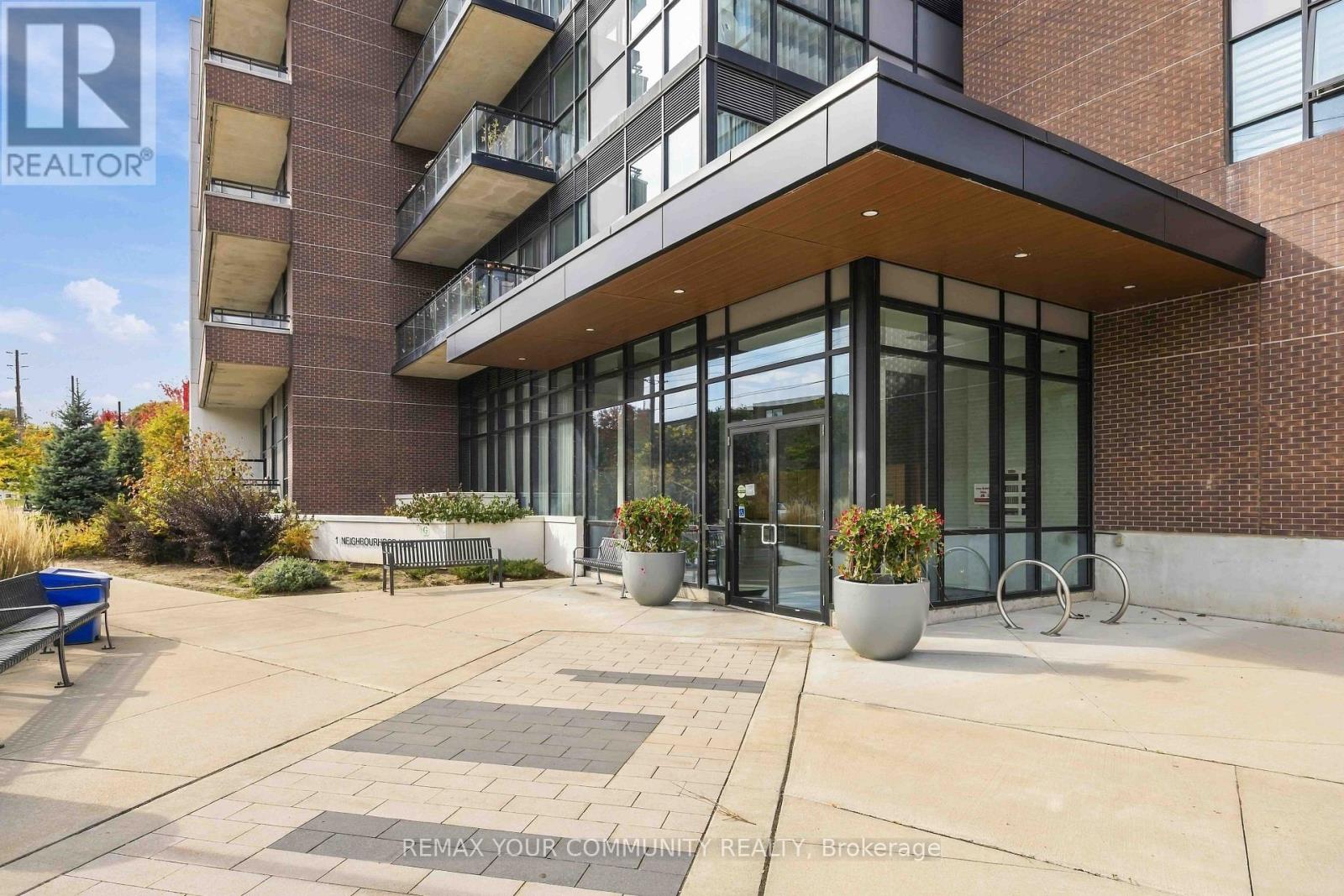 310 - 1 Neighbourhood Lane, Toronto (Stonegate-Queensway), Ontario  M8Y 0C2 - Photo 2 - W14013444
