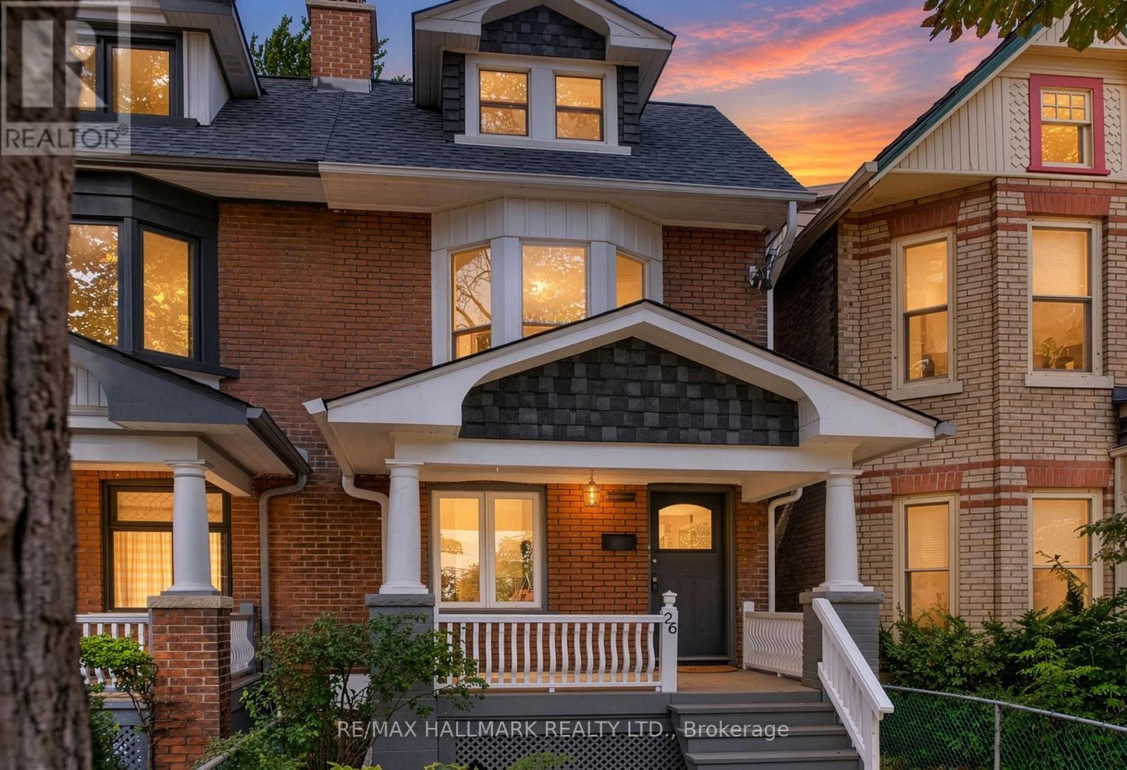 26 Pearson Avenue, Toronto, Ontario  M6R 1G1 - Photo 2 - W14013500