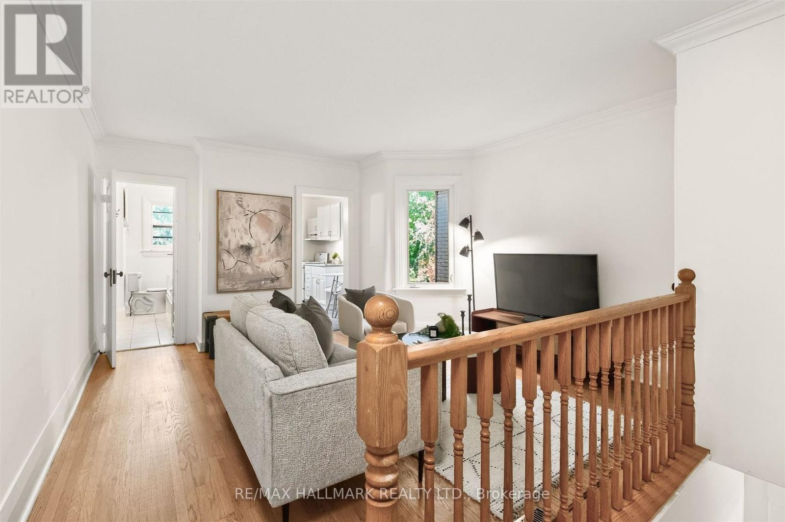 26 Pearson Avenue, Toronto, Ontario  M6R 1G1 - Photo 5 - W14013500