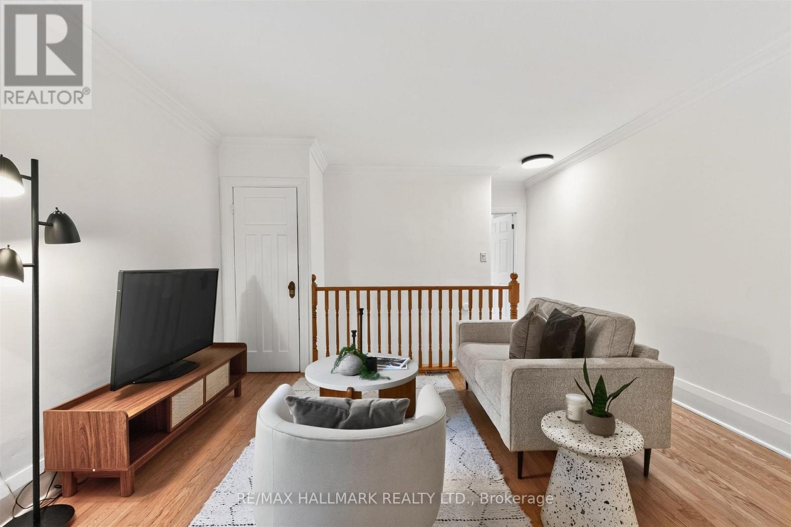 26 Pearson Avenue, Toronto, Ontario  M6R 1G1 - Photo 6 - W14013500