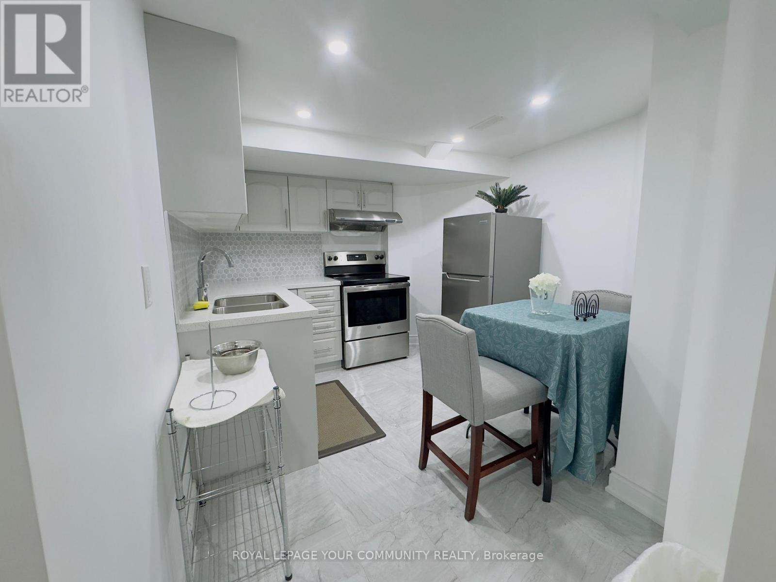 Bsmt - 24 Nasmith Street, Brampton, Ontario  L6S 4Y8 - Photo 12 - W14013840