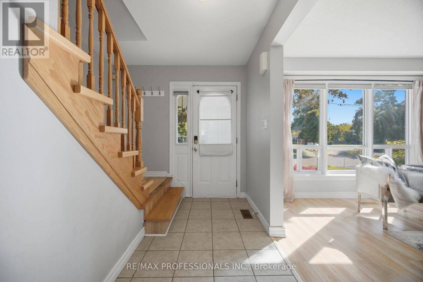 62 Edilou Drive, Toronto, Ontario  M8W 4B3 - Photo 6 - W14013922