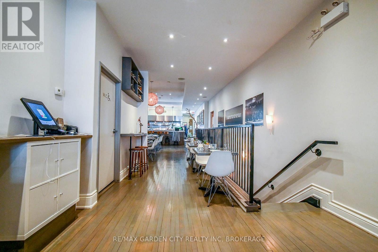 176 St. Paul Street, St. Catharines, Ontario  L2R 3M2 - Photo 5 - X13871104