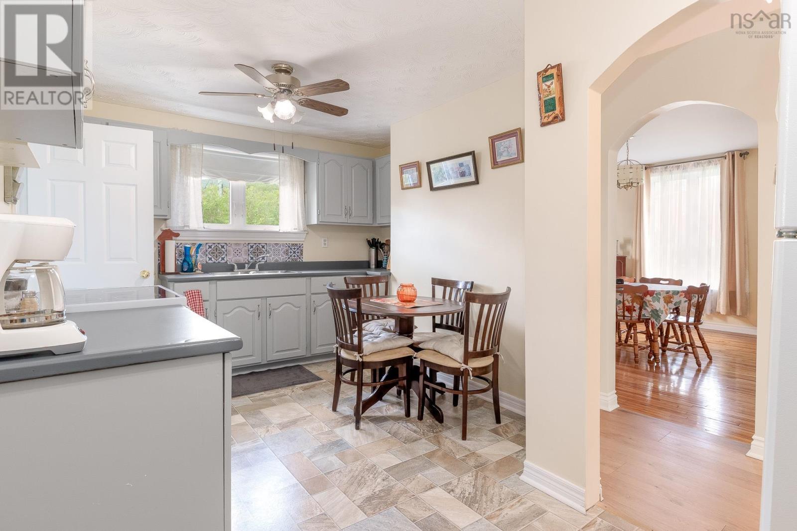 26 Mckenzie Street, Glace Bay, Nova Scotia  B1A 3G3 - Photo 9 - 202625504