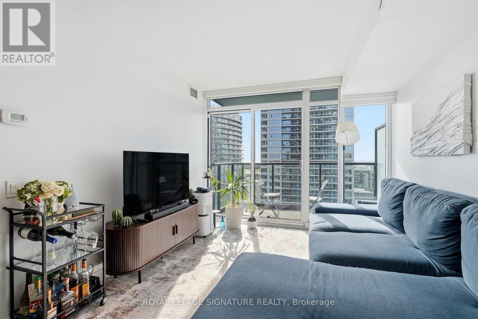2115 - 70 Queens Wharf Road, Toronto, Ontario  M5V 0J2 - Photo 5 - C14007230