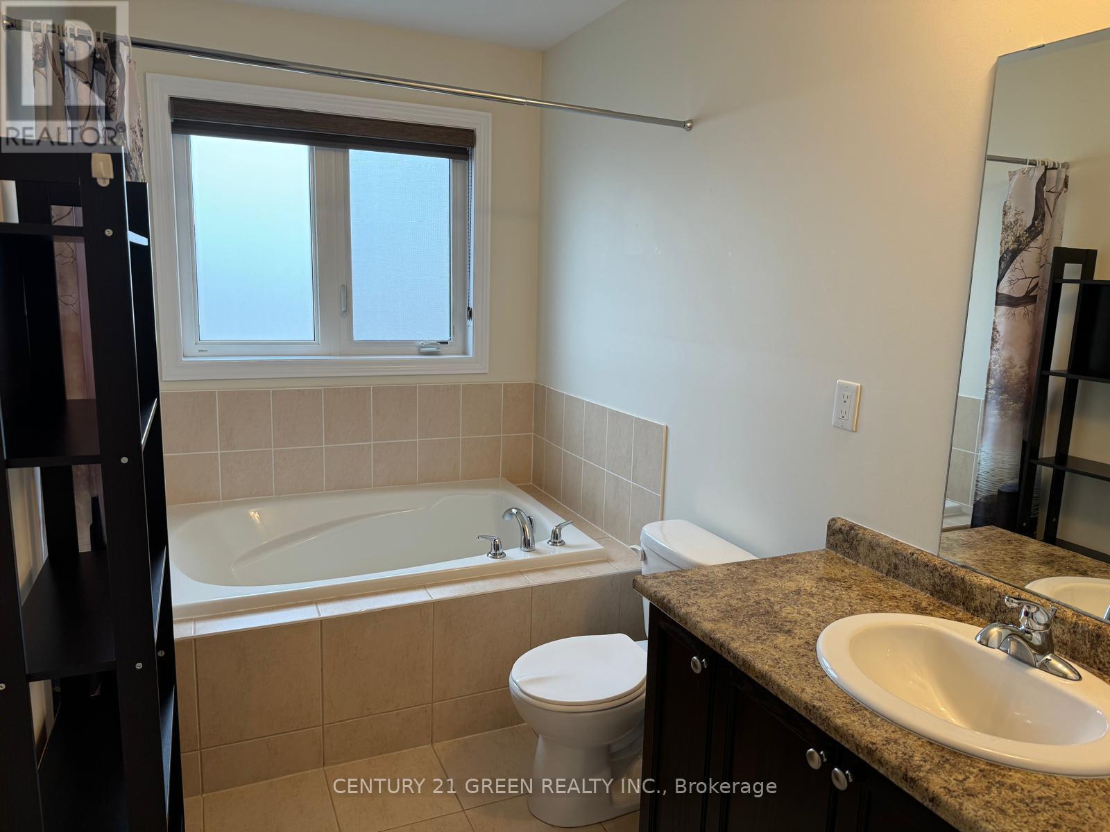 #1 (Main & 2nd Floor) - 100 Lanark Circle, Brampton, Ontario  L6X 5L4 - Photo 11 - W13804674