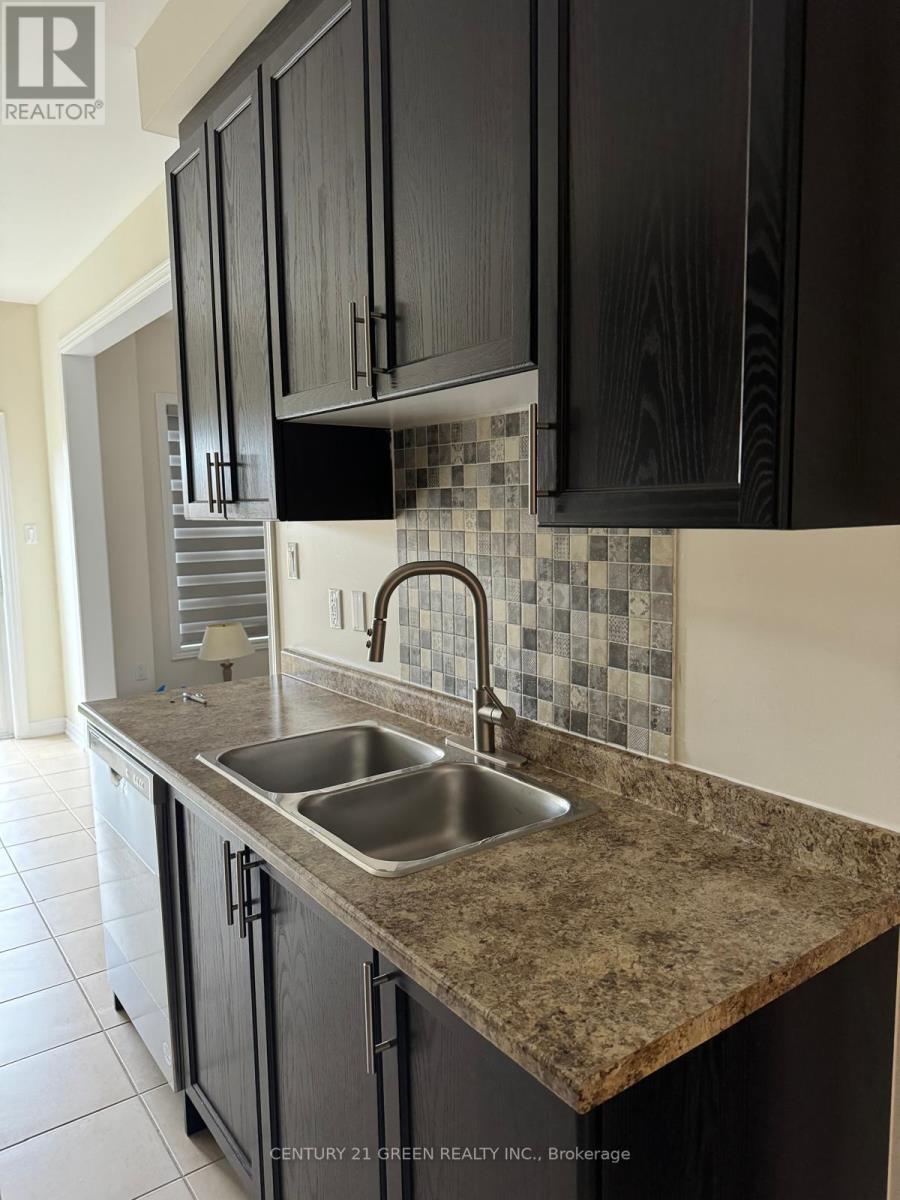 #1 (Main & 2nd Floor) - 100 Lanark Circle, Brampton, Ontario  L6X 5L4 - Photo 5 - W13804674