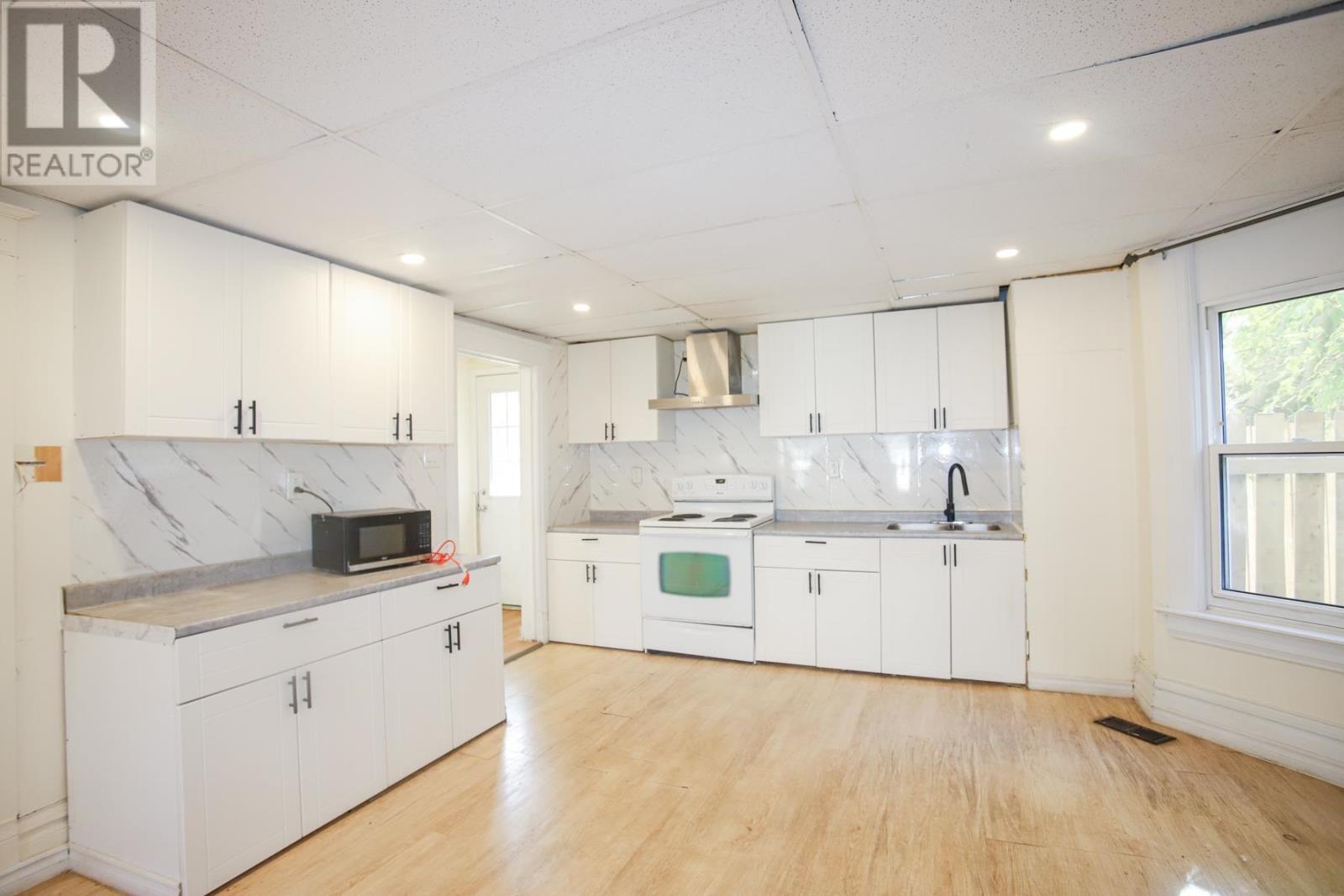 182 Dennis St, Sault Ste. Marie, Ontario P6A 2X3 - Photo 30 - SM262848