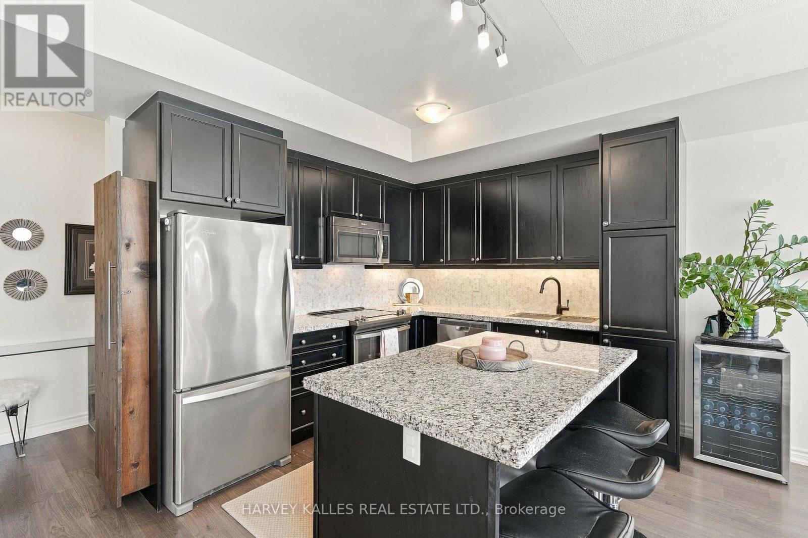 22 - 145 Long Branch Avenue, Toronto, Ontario  M8W 0A9 - Photo 3 - W14009938