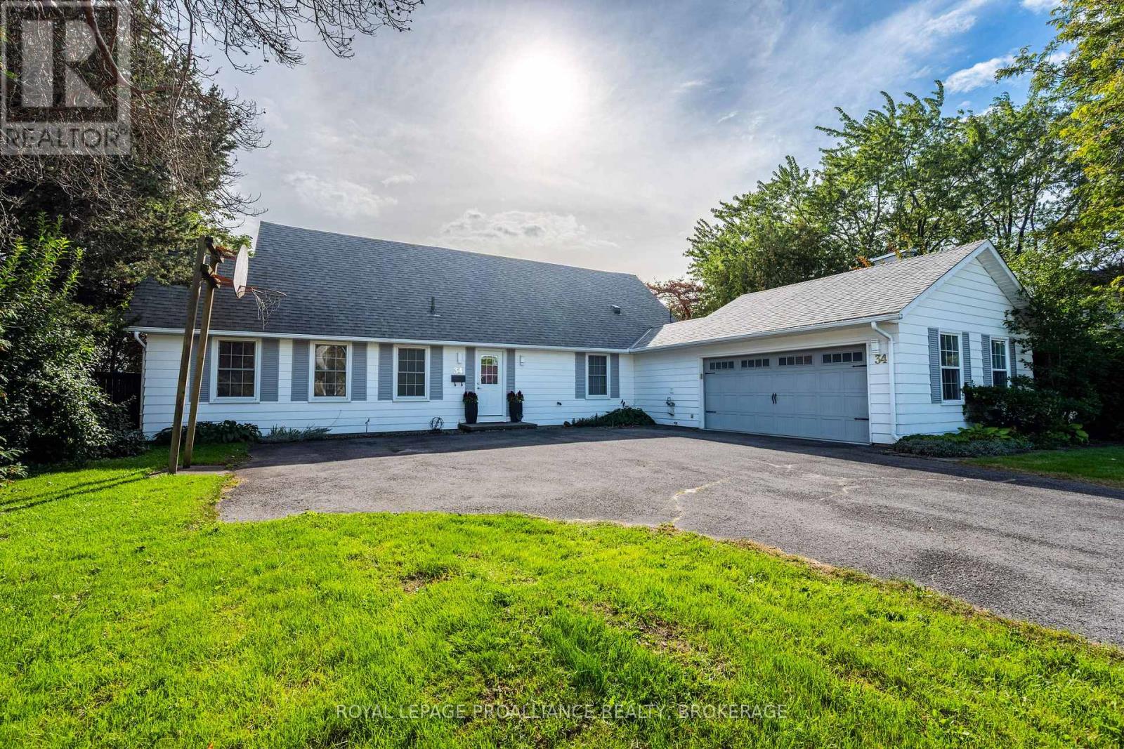 34 Cambridge Crescent, Loyalist, Ontario