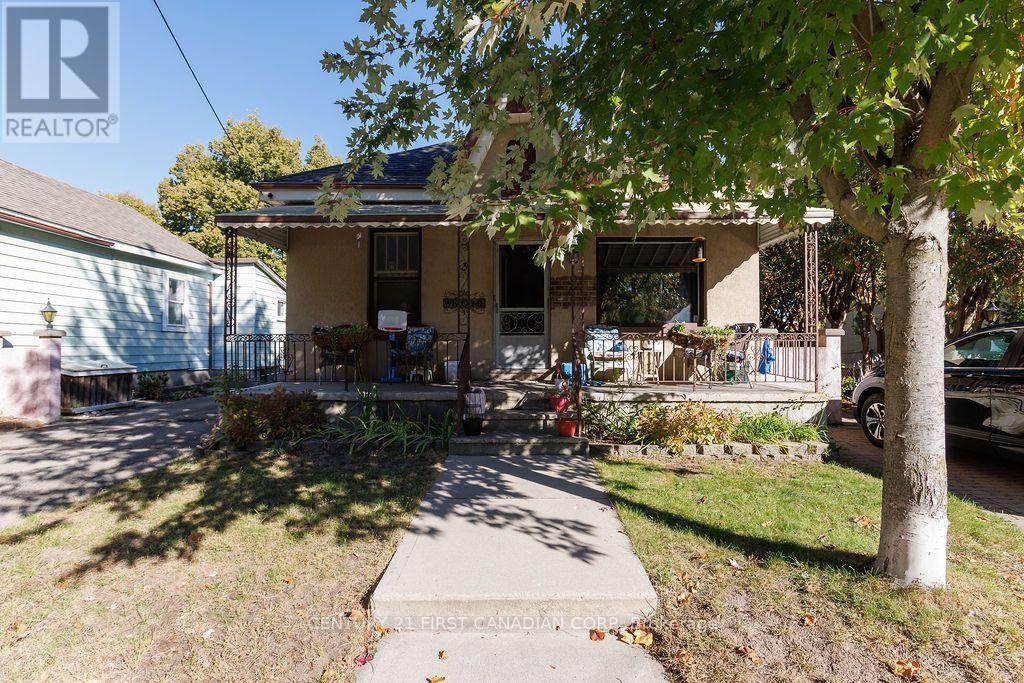 13 SPRINGBANK DRIVE, London South, Ontario