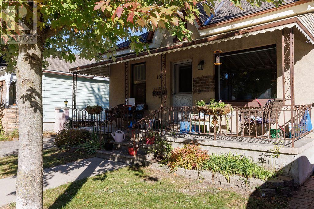 13 Springbank Drive, London South, Ontario  N6J 1E1 - Photo 2 - X14014374