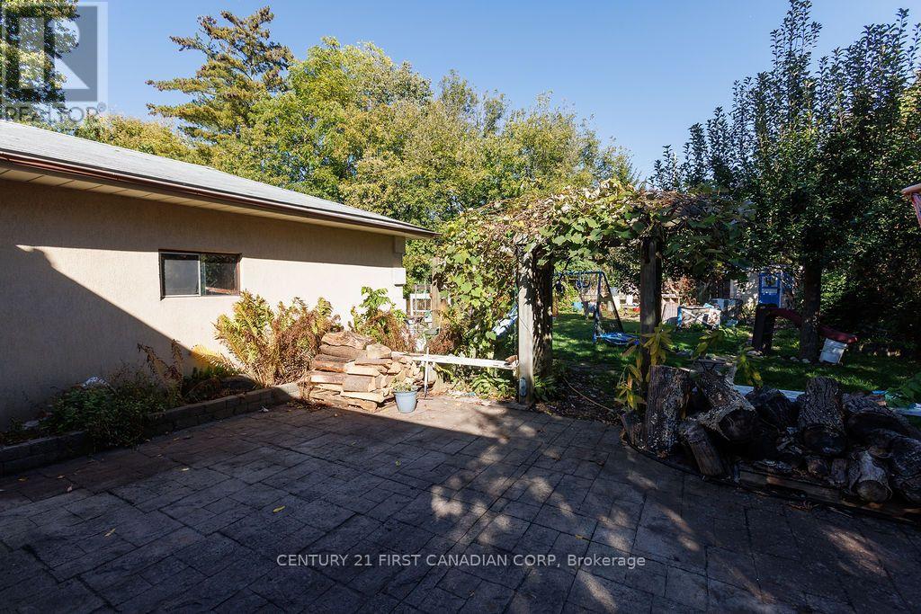 13 Springbank Drive, London South, Ontario  N6J 1E1 - Photo 26 - X14014374