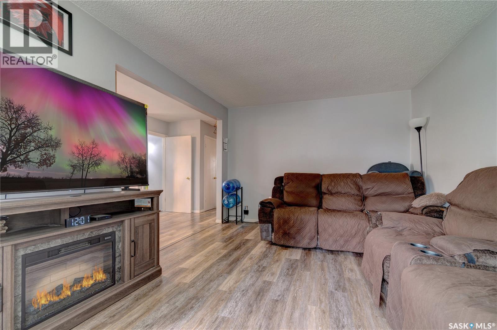 245 Edward Street, Regina, Saskatchewan  S4R 4W2 - Photo 4 - SK050096