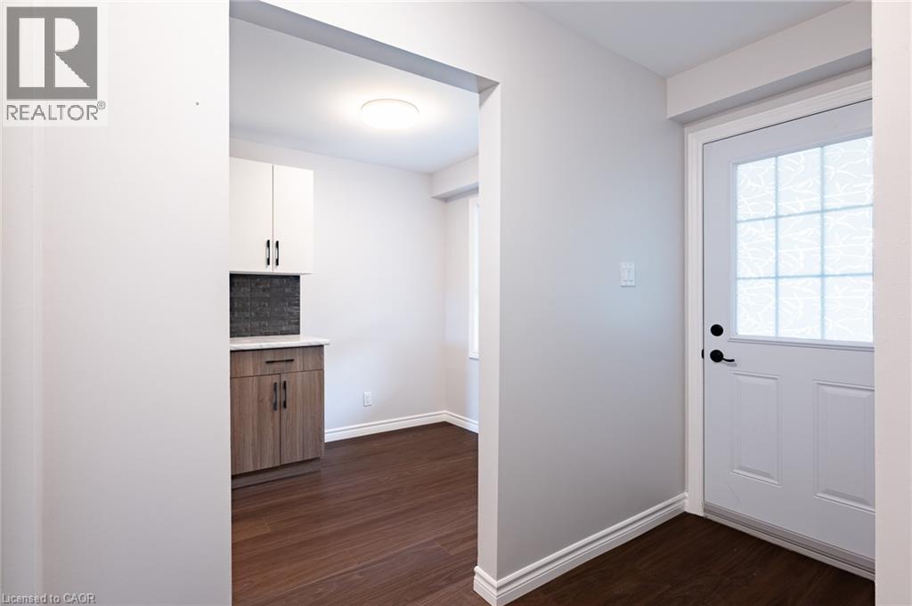 537b Barwick Crescent, Waterloo, Ontario  N2K 3P4 - Photo 4 - 40870759