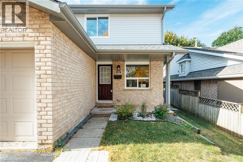 537b Barwick Crescent, Waterloo, Ontario  N2K 3P4 - Photo 2 - 40870759