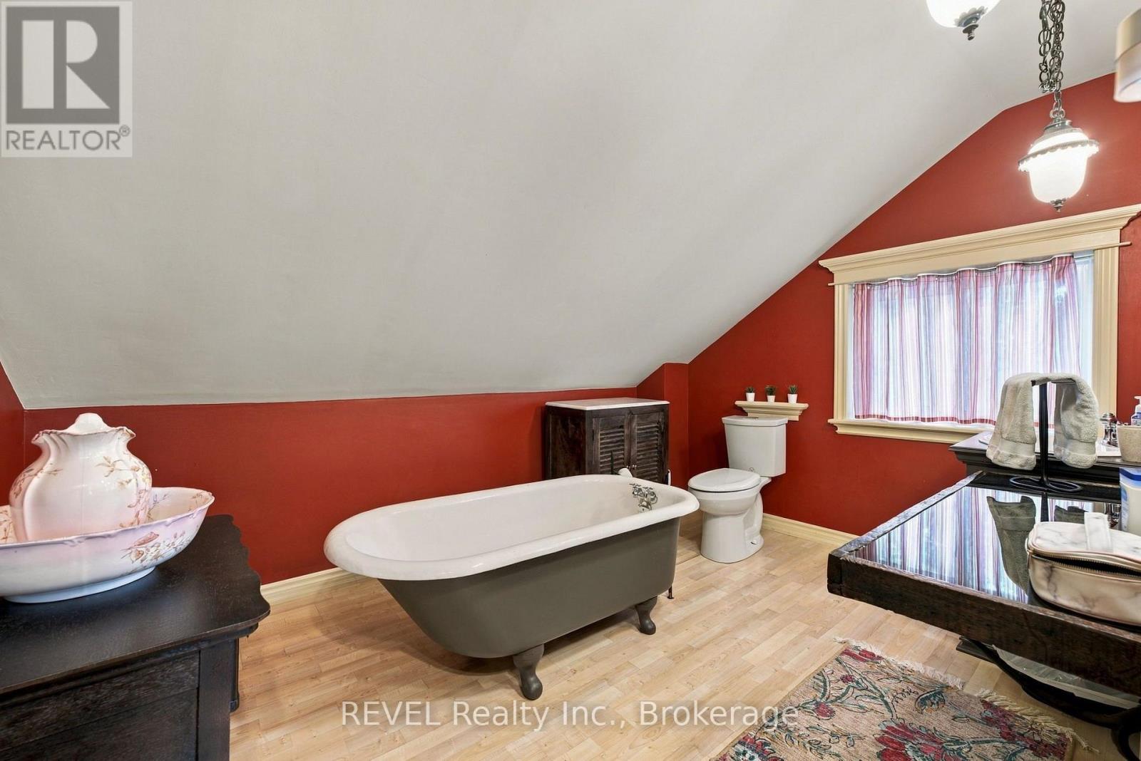 61 Queen Street N, Thorold, Ontario  L2V 2R2 - Photo 24 - X14015352