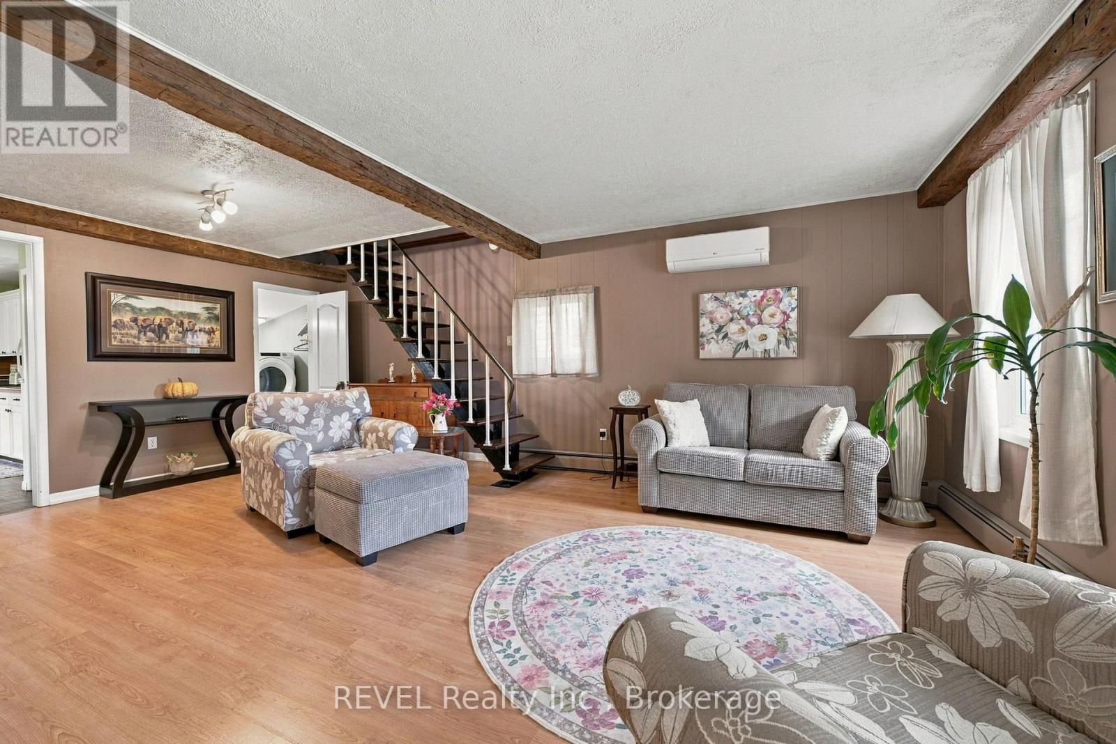 61 Queen Street N, Thorold, Ontario  L2V 2R2 - Photo 7 - X14015352