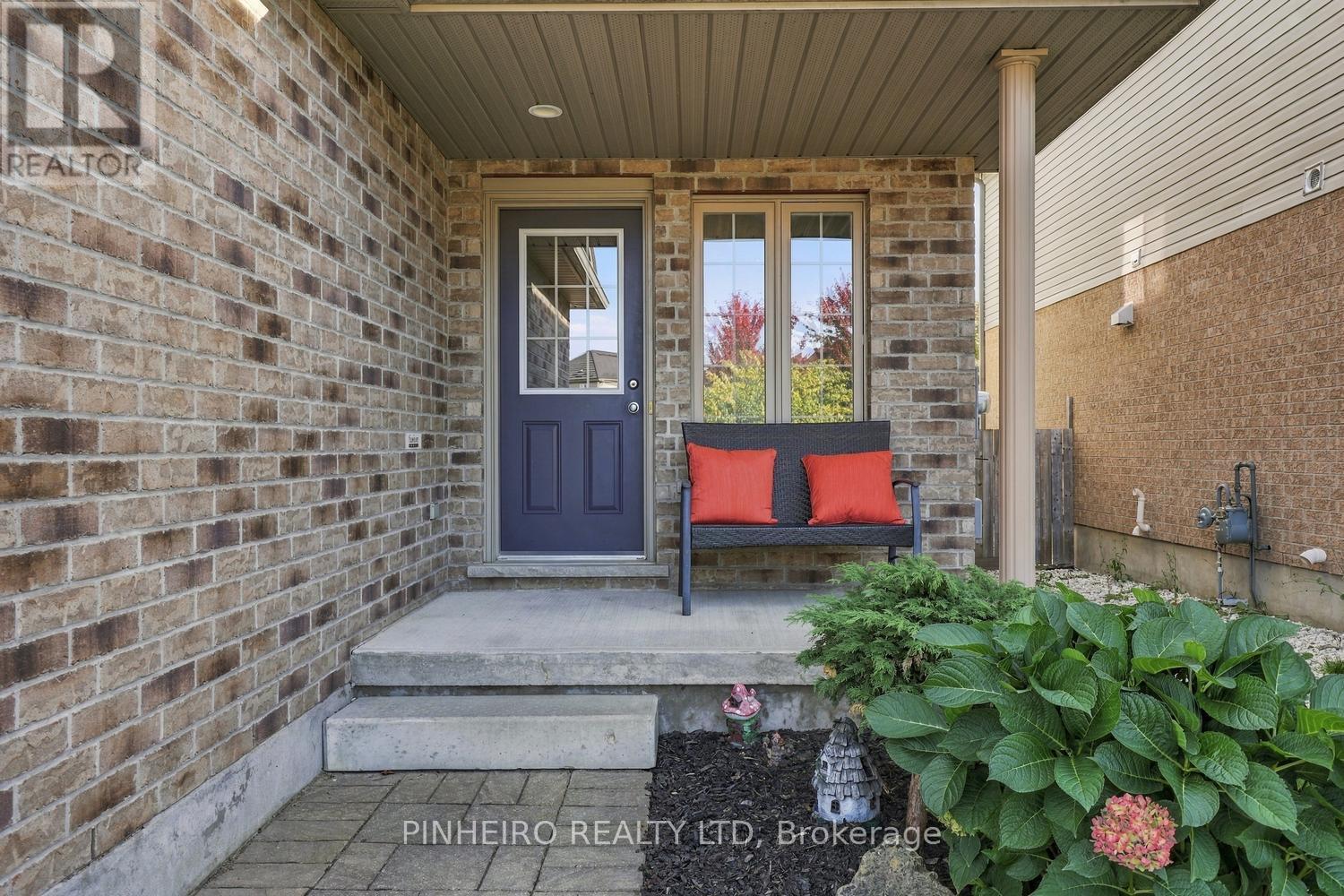 2871 Lemieux Walk, London South, Ontario  N6L 0A9 - Photo 4 - X14015676