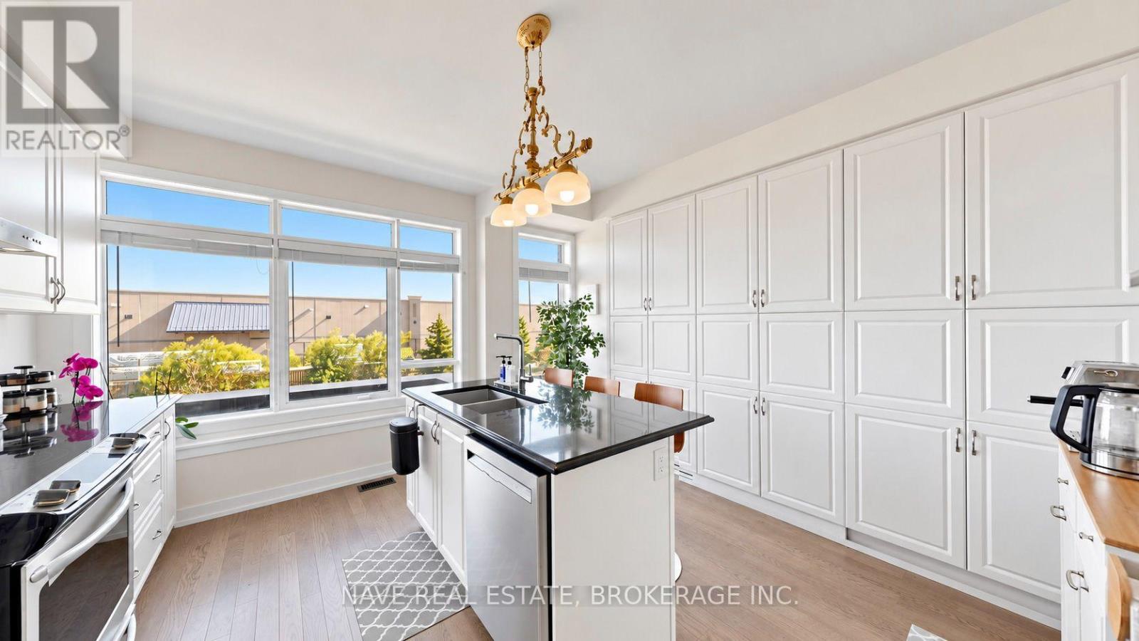 80 Troon Avenue, Vaughan, Ontario  L6A 4Z1 - Photo 8 - N14015438