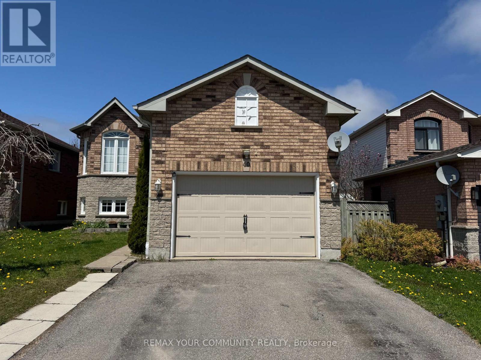 LOWER - 40 LESLIE AVENUE