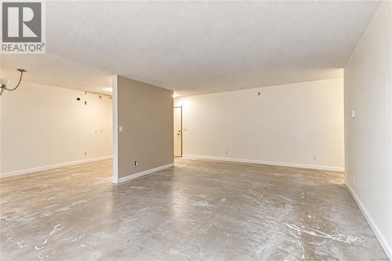 206 3800 Quadra St, Saanich, British Columbia  V8X 1H8 - Photo 6 - 1051884