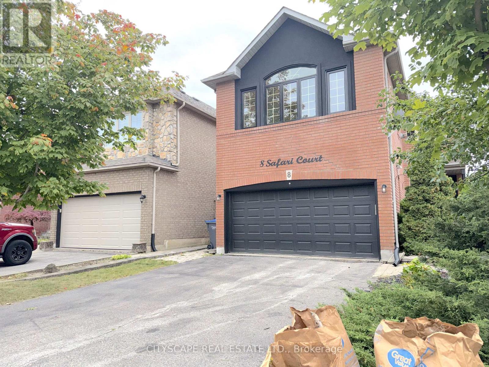 8 Safari Court, Brampton (Snelgrove), Ontario  L7A 1G8 - Photo 3 - W14015730