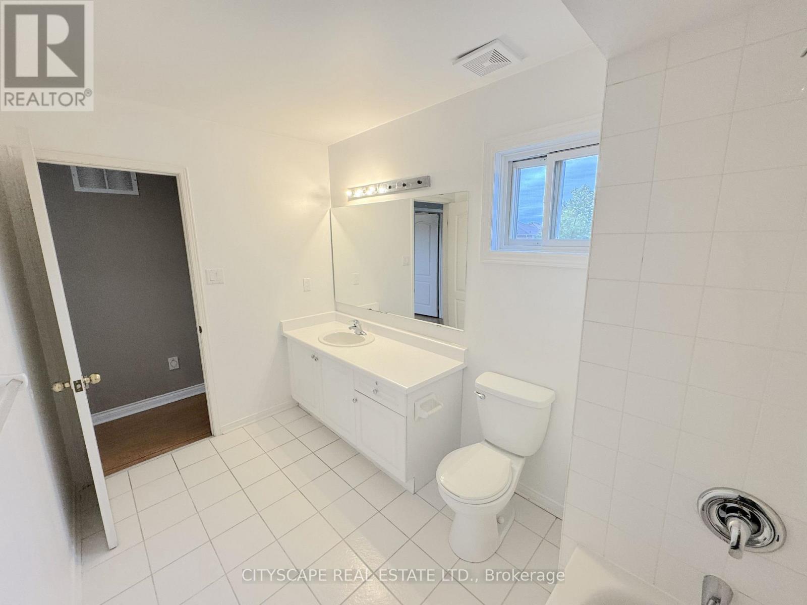 8 Safari Court, Brampton (Snelgrove), Ontario  L7A 1G8 - Photo 31 - W14015730