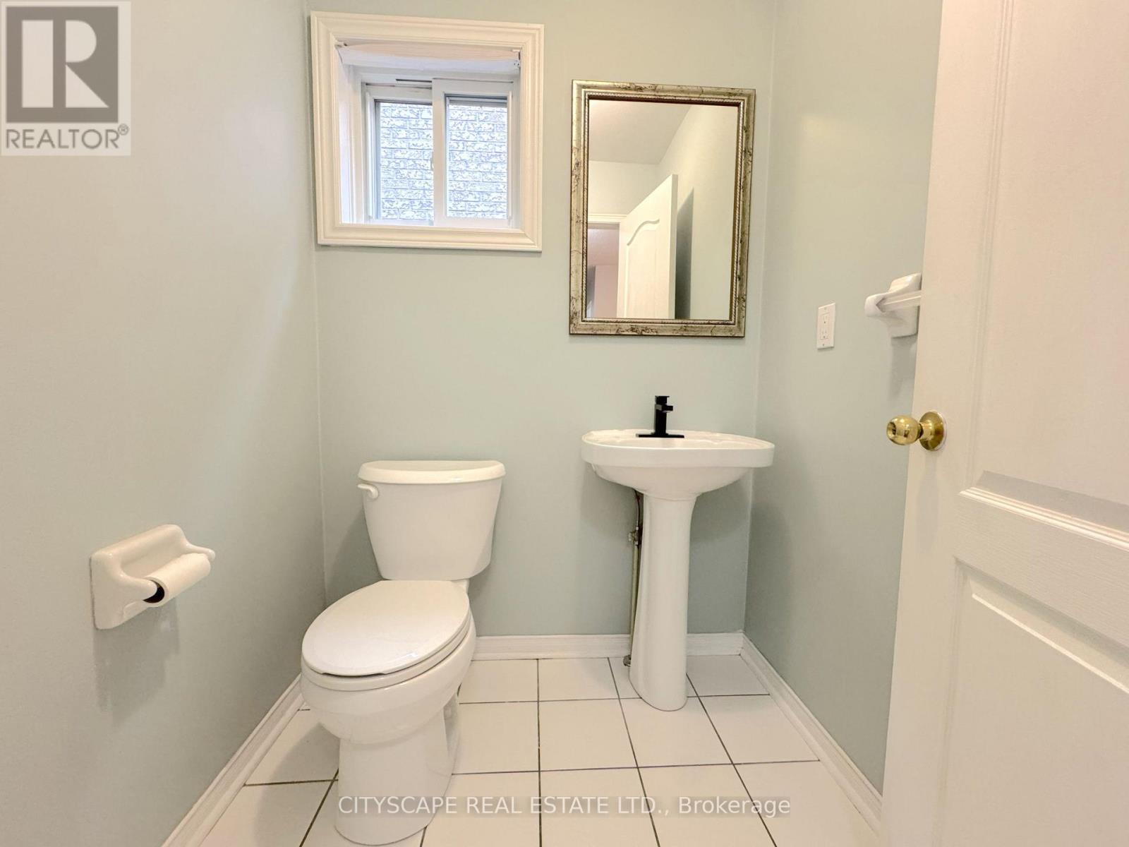 8 Safari Court, Brampton (Snelgrove), Ontario  L7A 1G8 - Photo 34 - W14015730