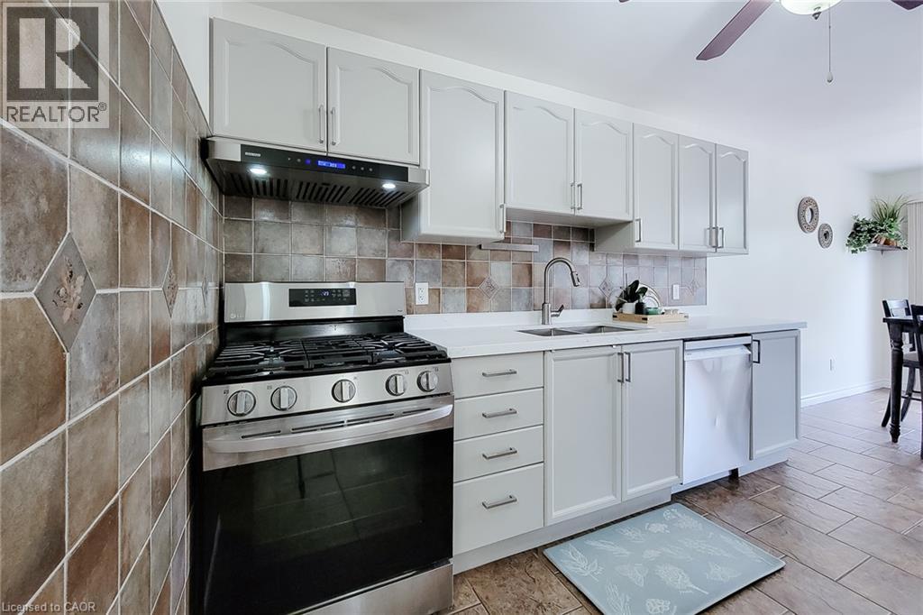 41 Vennio Lane, Hamilton, Ontario  L9B 2Y6 - Photo 16 - 40870753