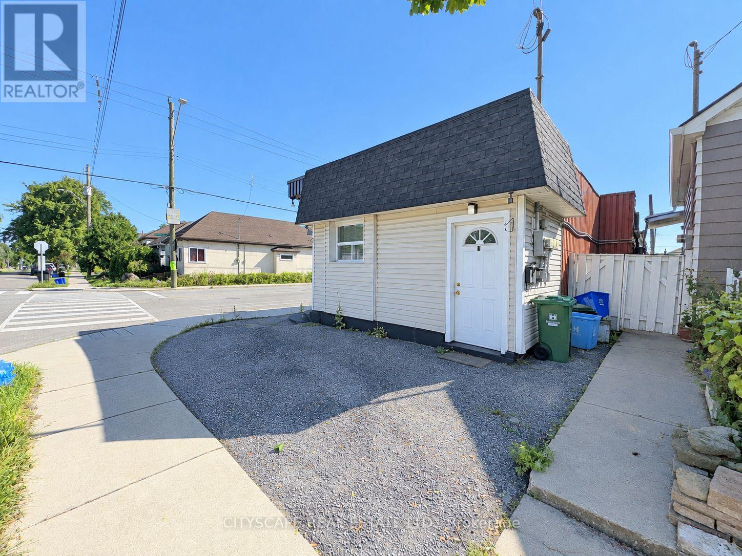 198 Tragina Avenue N, Hamilton (Homeside), Ontario  L8H 5C8 - Photo 3 - X14016024