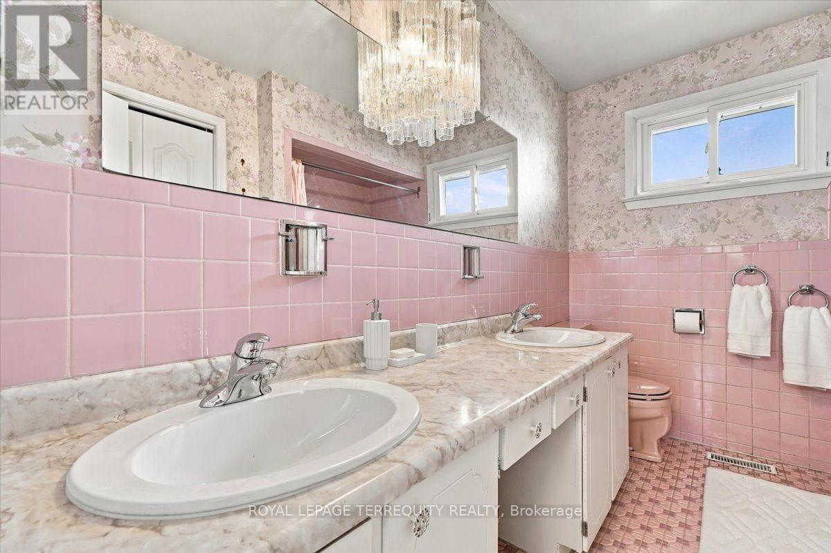169 Grandravine Drive, Toronto, Ontario  M3J 1B6 - Photo 24 - W13936268