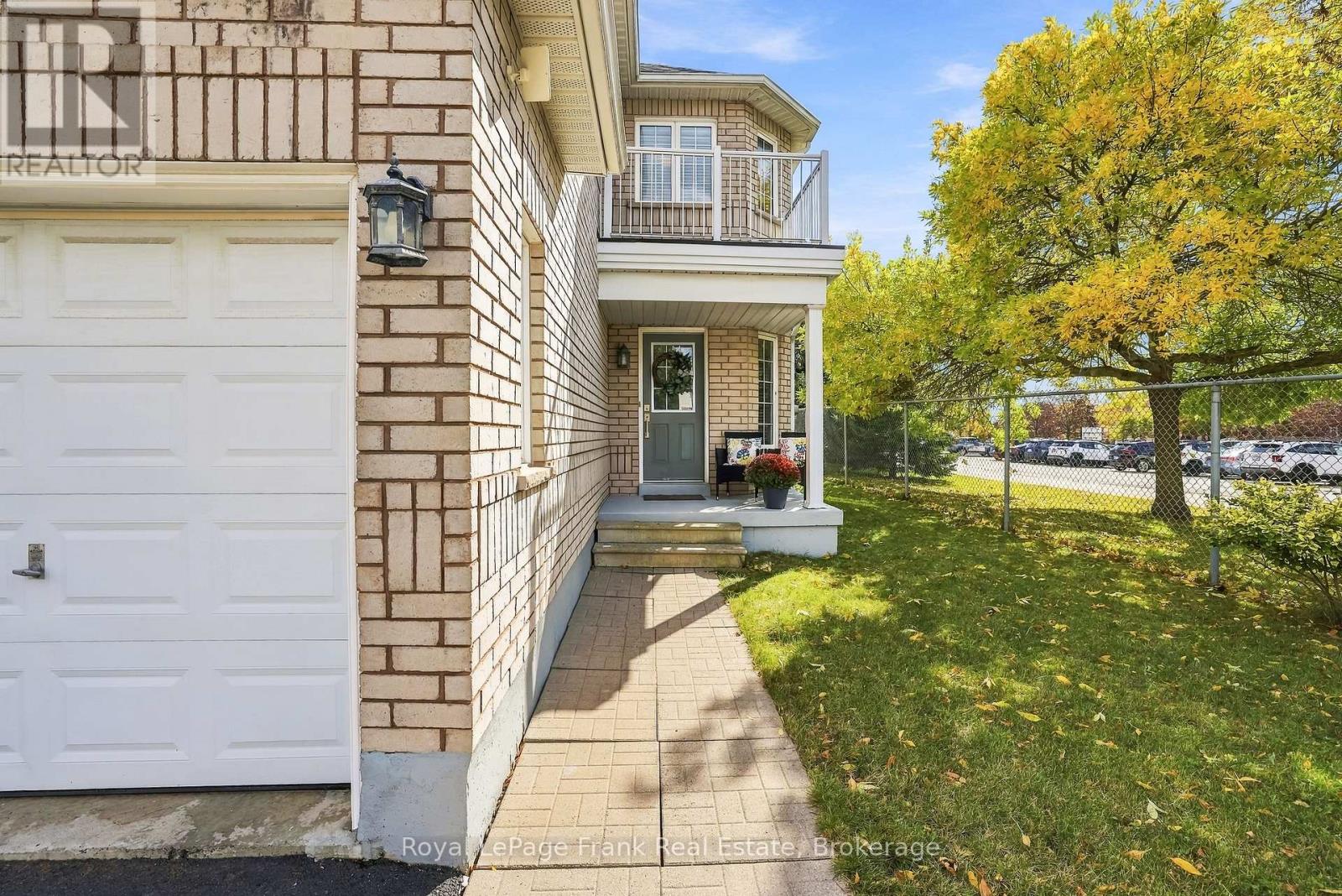 15 Sprucewood Crescent, Clarington, Ontario  L1C 5C6 - Photo 3 - E14007674
