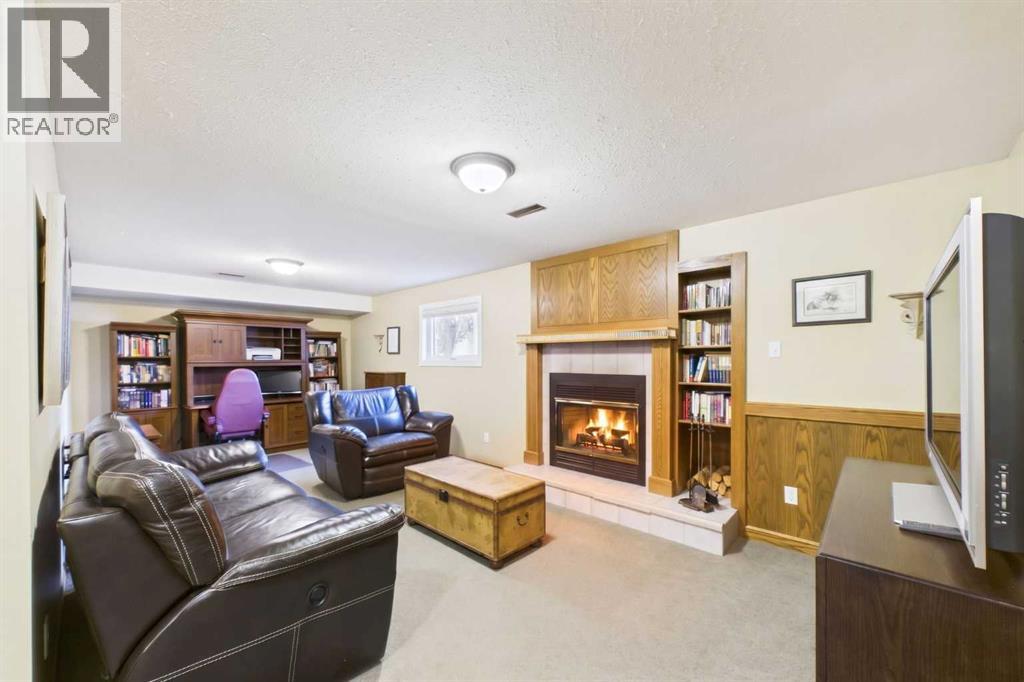 222 Davison Drive, Red Deer, Alberta  T4R 2E6 - Photo 25 - A2349442