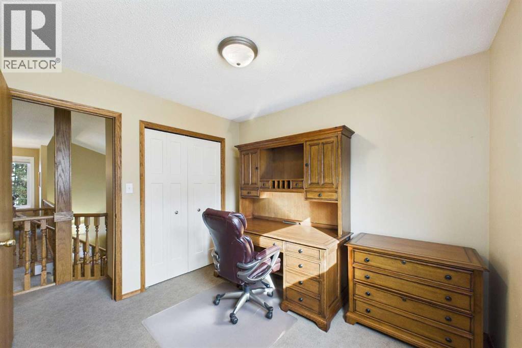 222 Davison Drive, Red Deer, Alberta  T4R 2E6 - Photo 24 - A2349442