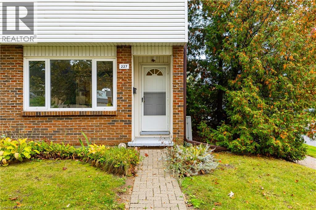 227 Fergus Avenue, Kitchener, Ontario  N2A 2H6 - Photo 4 - 40869927
