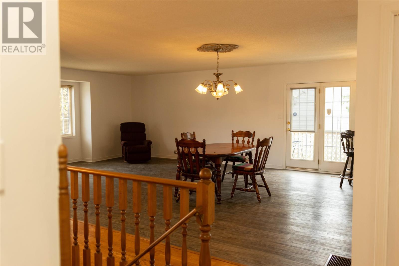 27 Village Ct, Sault Ste. Marie, Ontario P6B 6J8 - Photo 6 - SM262385