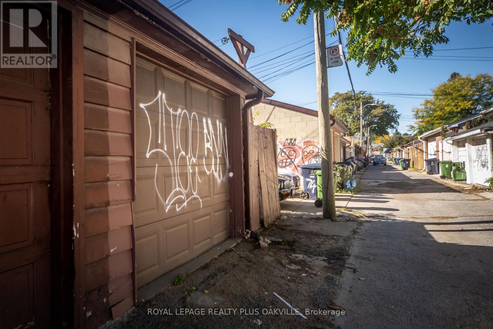 72a Lindsey Avenue, Toronto, Ontario  M6H 1E3 - Photo 45 - C14019192