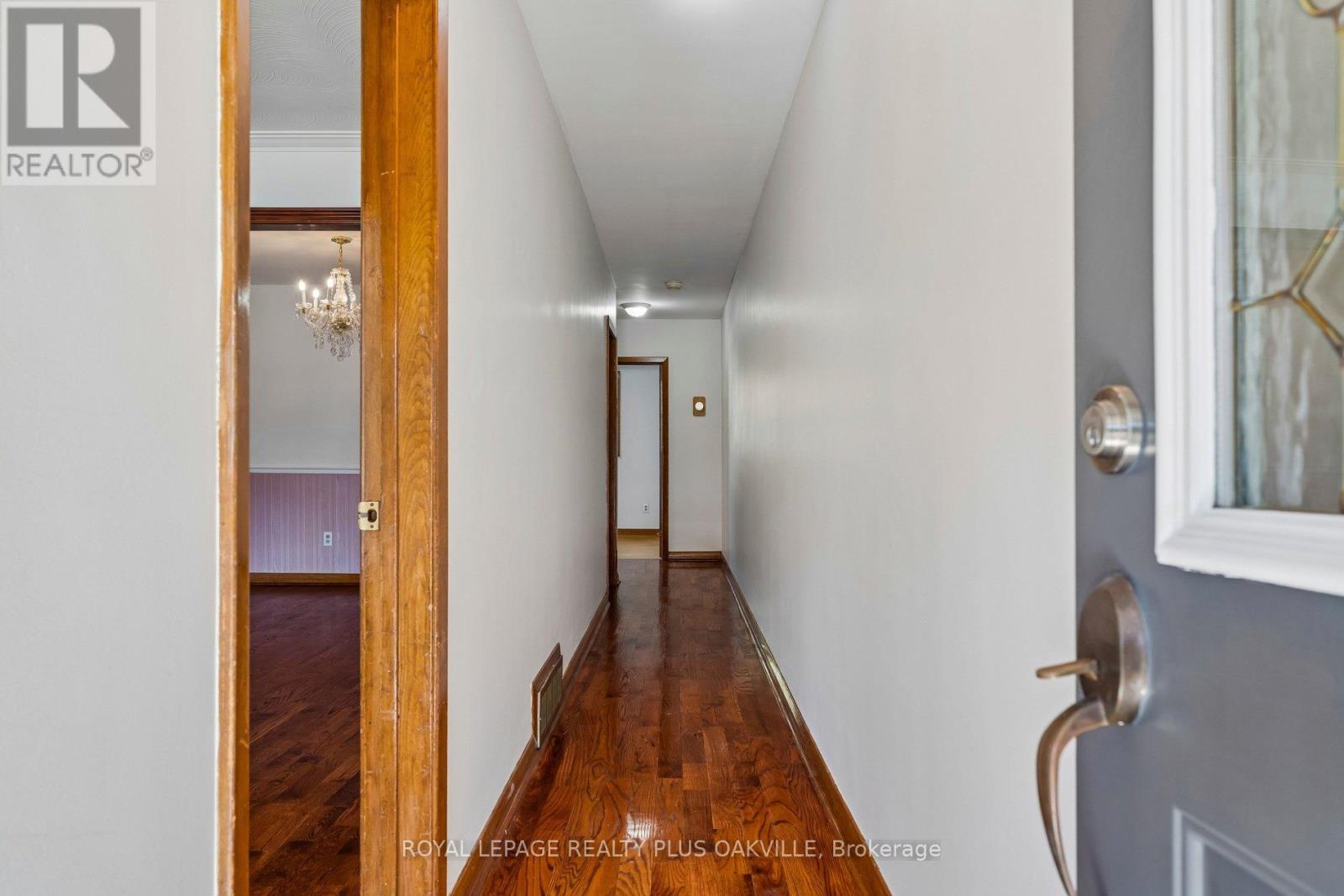 72a Lindsey Avenue, Toronto, Ontario  M6H 1E3 - Photo 5 - C14019192