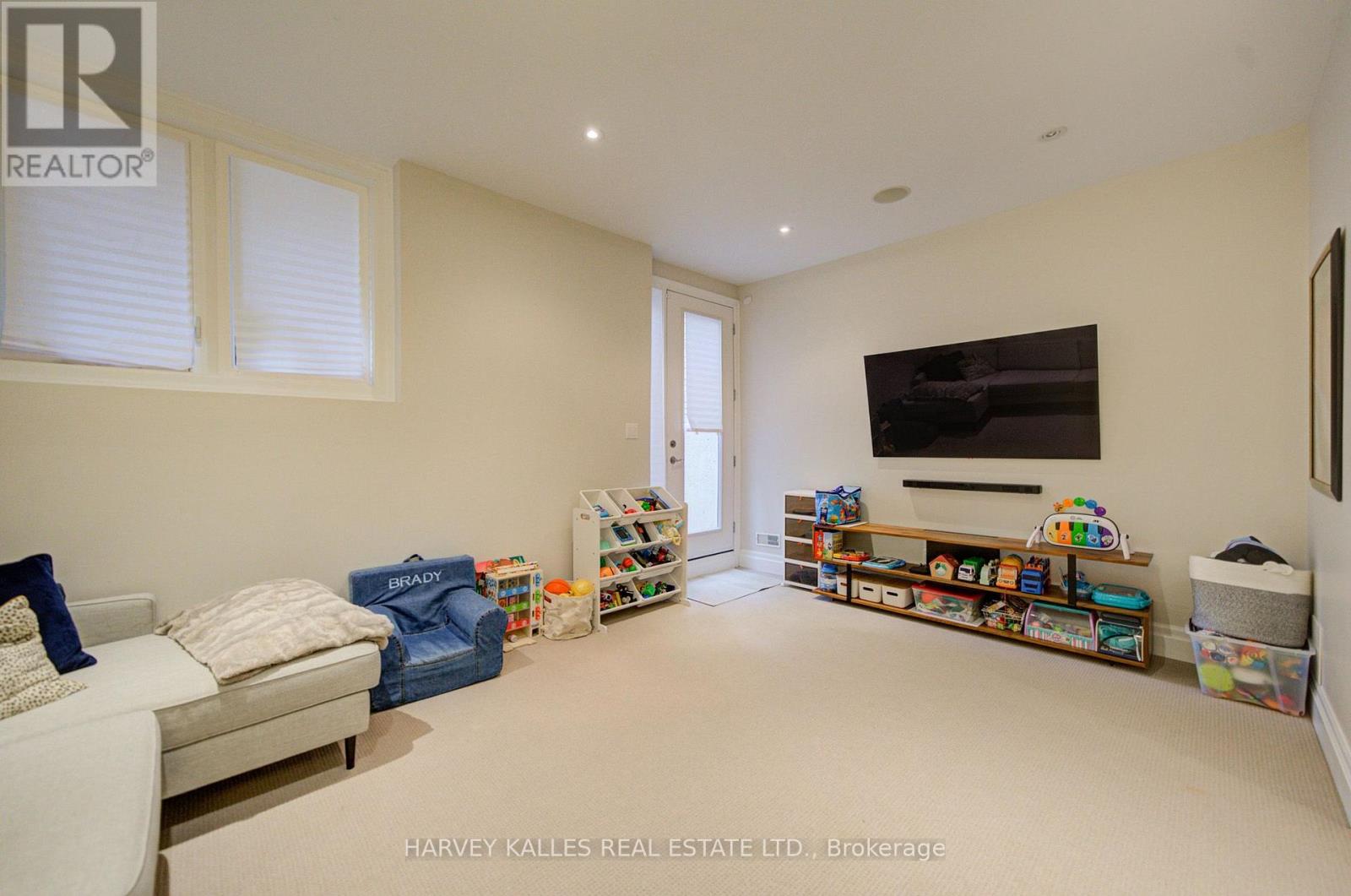 328 Douglas Avenue, Toronto, Ontario  M5M 1H1 - Photo 37 - C14020896