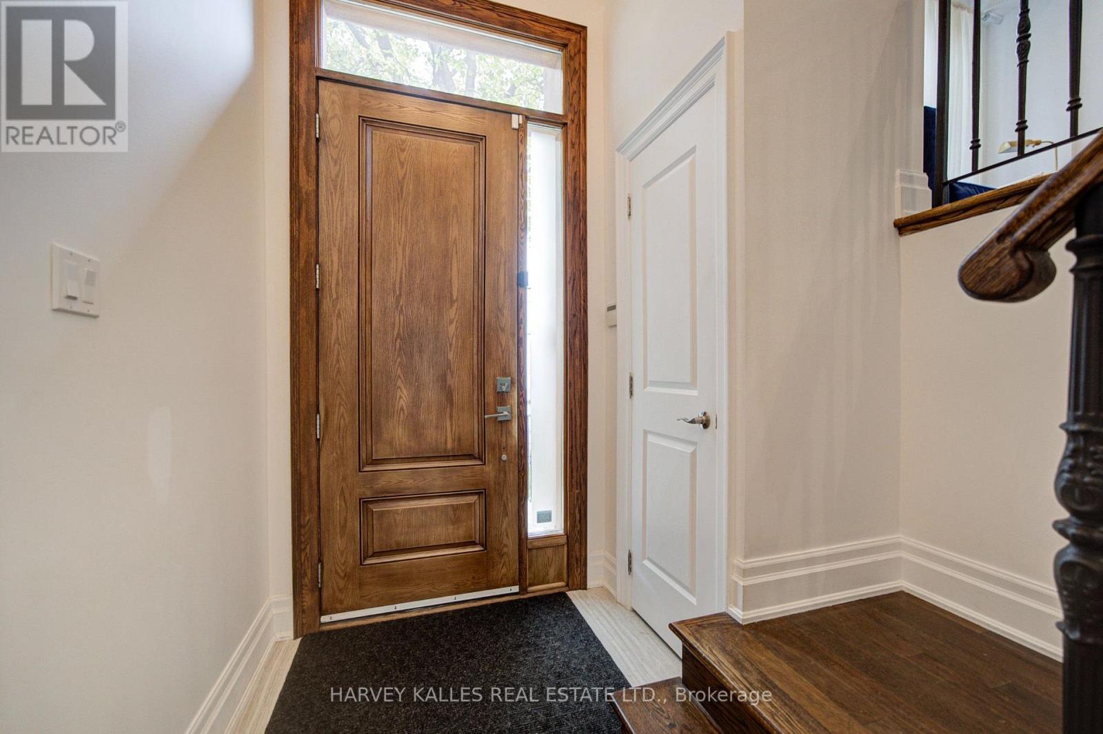 328 Douglas Avenue, Toronto, Ontario  M5M 1H1 - Photo 4 - C14020896