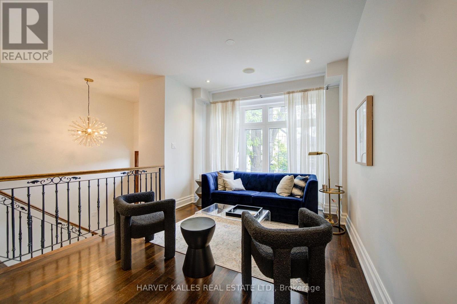 328 Douglas Avenue, Toronto, Ontario  M5M 1H1 - Photo 7 - C14020896