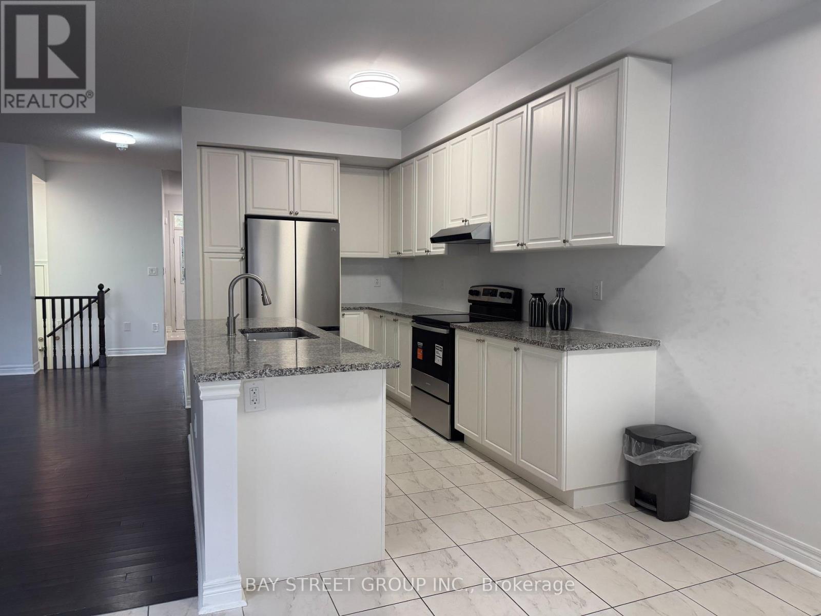 63 Port Arthur Crescent, Richmond Hill, Ontario  L4E 0Z9 - Photo 8 - N13886256