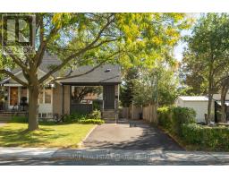 35 CHAPMAN AVENUE, Toronto, Ontario
