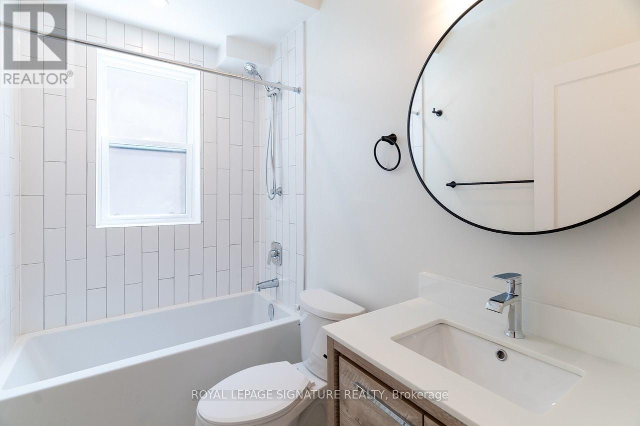Main - 129 Kenilworth Avenue, Toronto, Ontario  M4L 3S7 - Photo 8 - E14018250