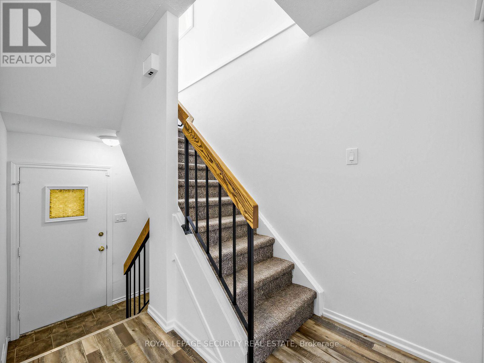 22 Harper Court, Whitby, Ontario  L1N 5X9 - Photo 6 - E14018762
